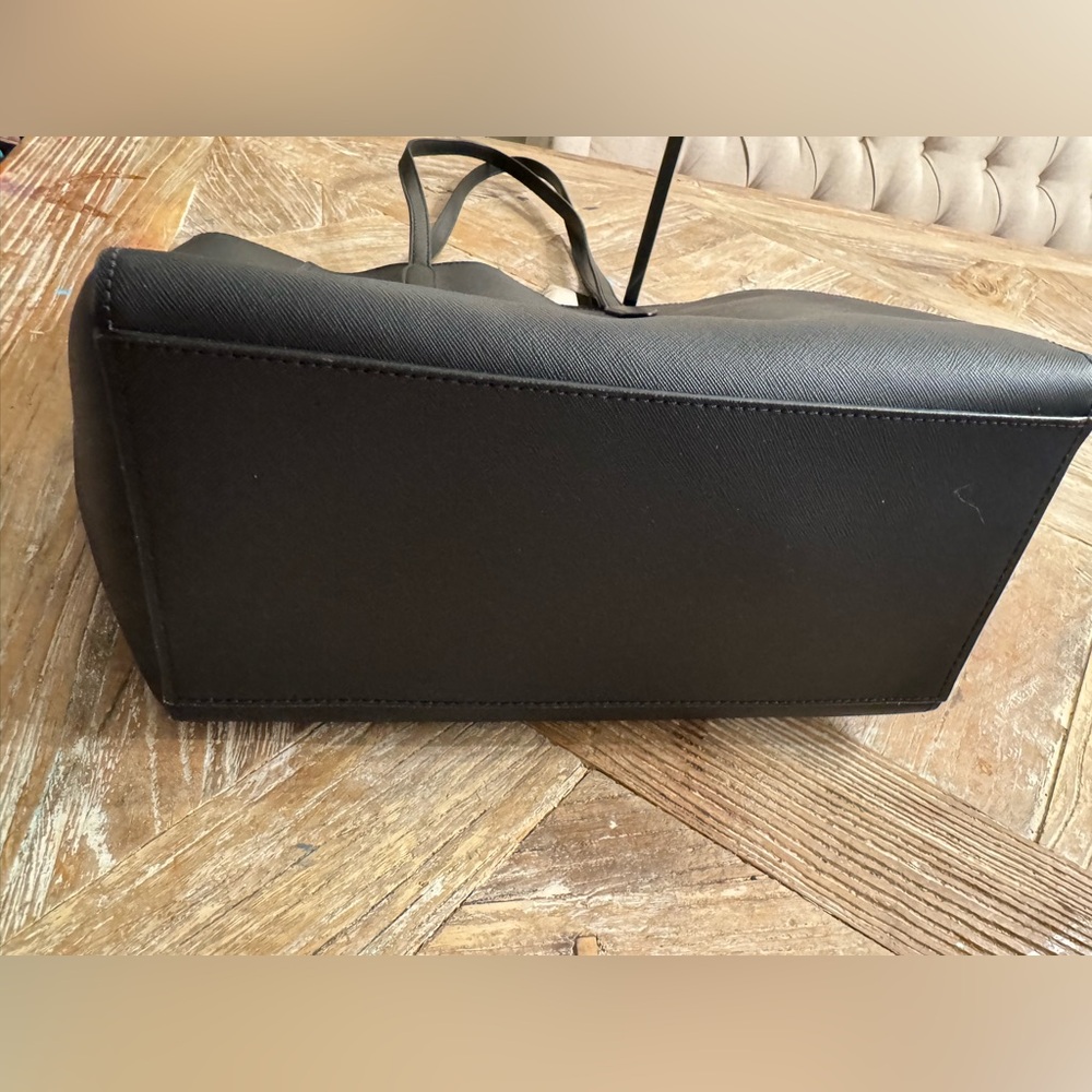 Michael Kors Black Tote Bag - Picture 5 of 9